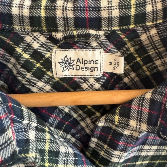 NWT! Women’s Alpine Design multi colored plaid button down flannel shirt, M - Picture 2 of 4